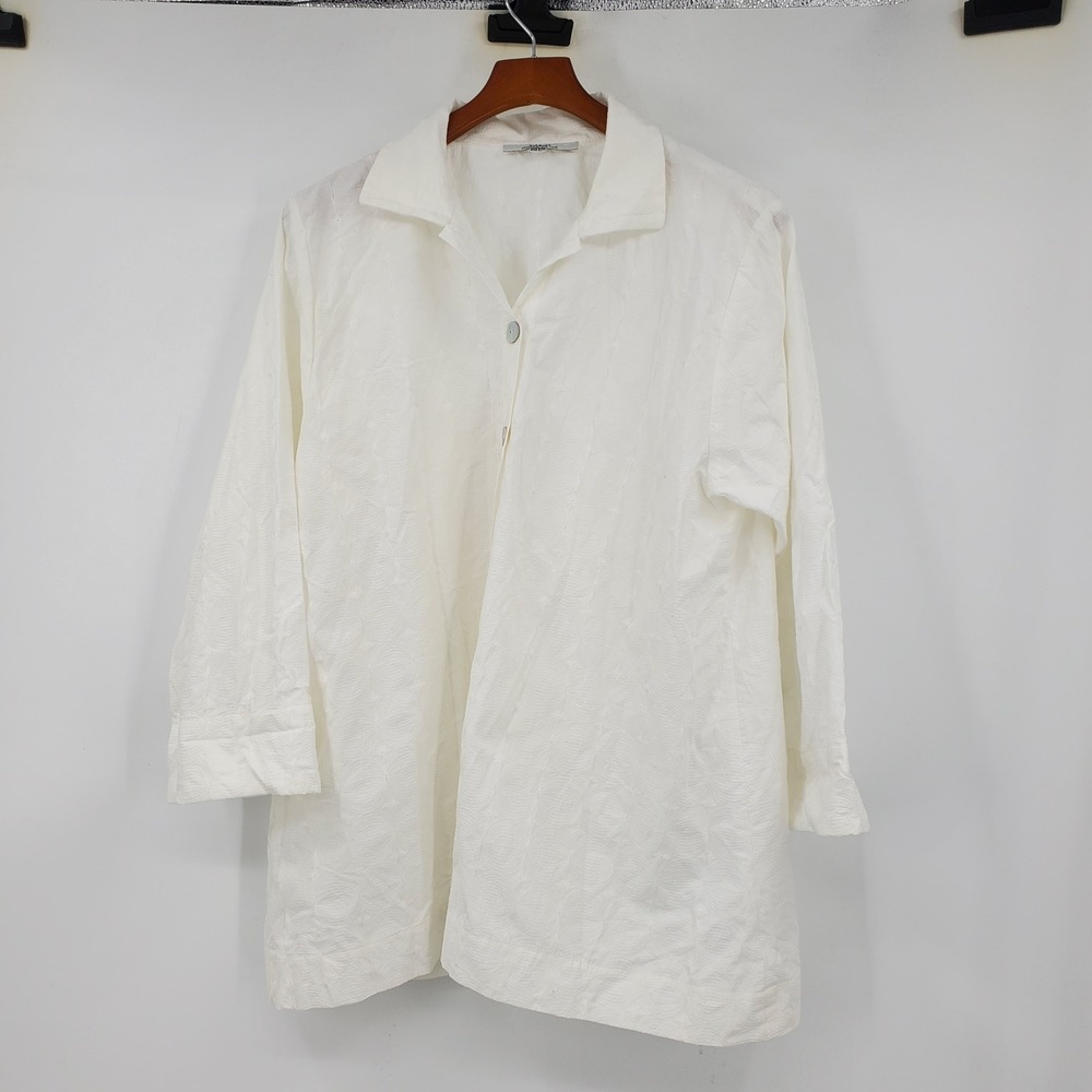 Haldora Rhinebeck NY White Embroidered Floral Button Front Tunic One Size Lagen